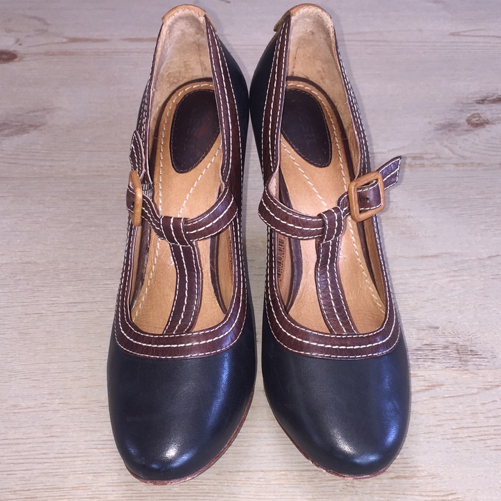 Fossil Leather two toned mary jane heels